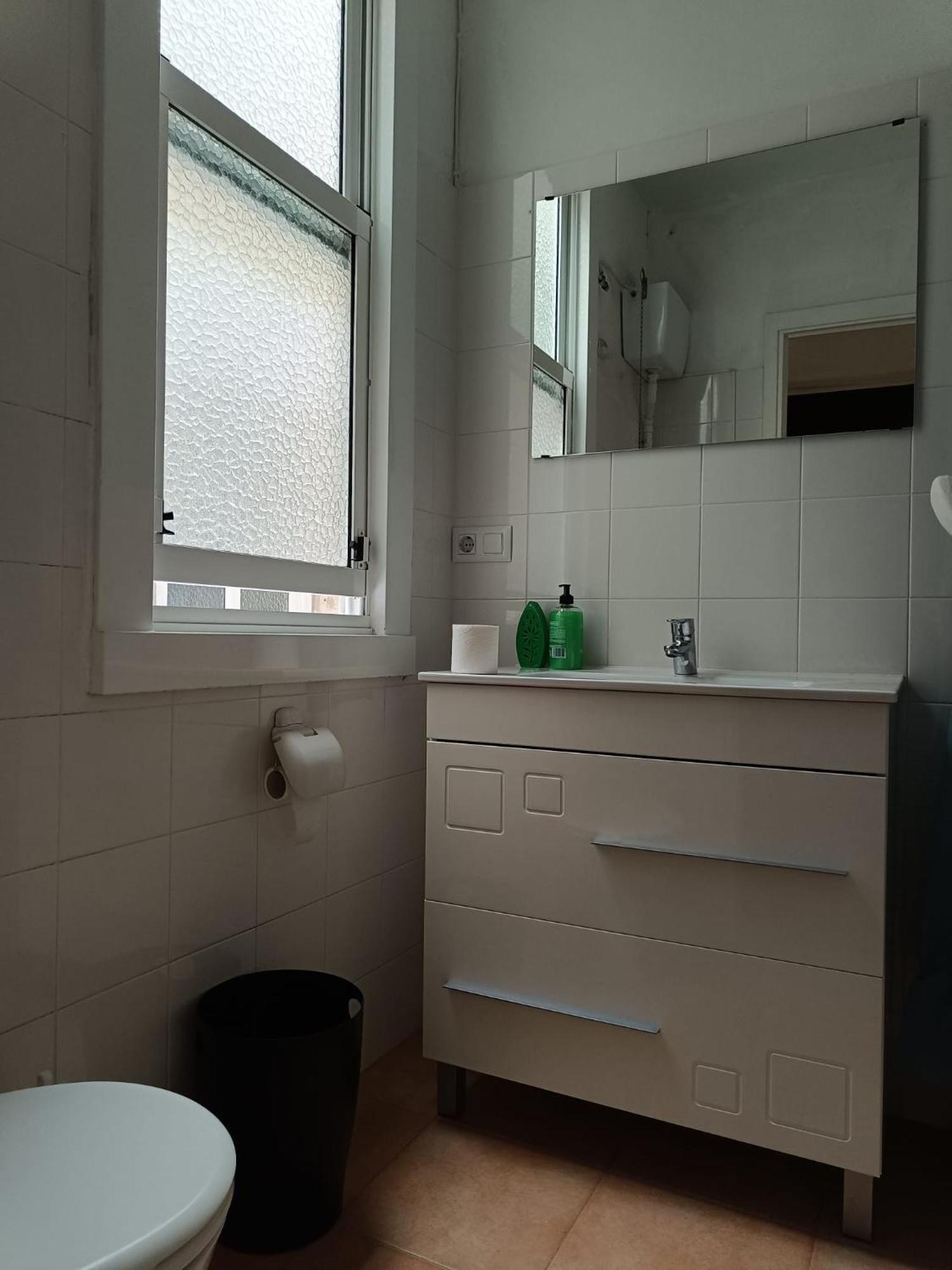 Апартаменты Piso Antiguo, Muebles Viejos, Muy Sencillo, Alquilado En Invierno A Estudiantes, Sin Ascensor, Cocina Antigua A Gas, Edificio Muy Antiguo Ла-Корунья Экстерьер фото